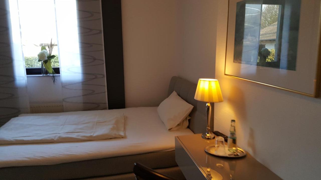 Landhotel Linden Am Venekotensee Niederkrüchten Eksteriør bilde